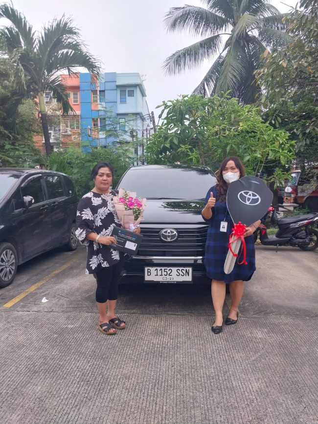 Foto Penyerahan Unit Sales Mobil Toyoa Shinta (1)
